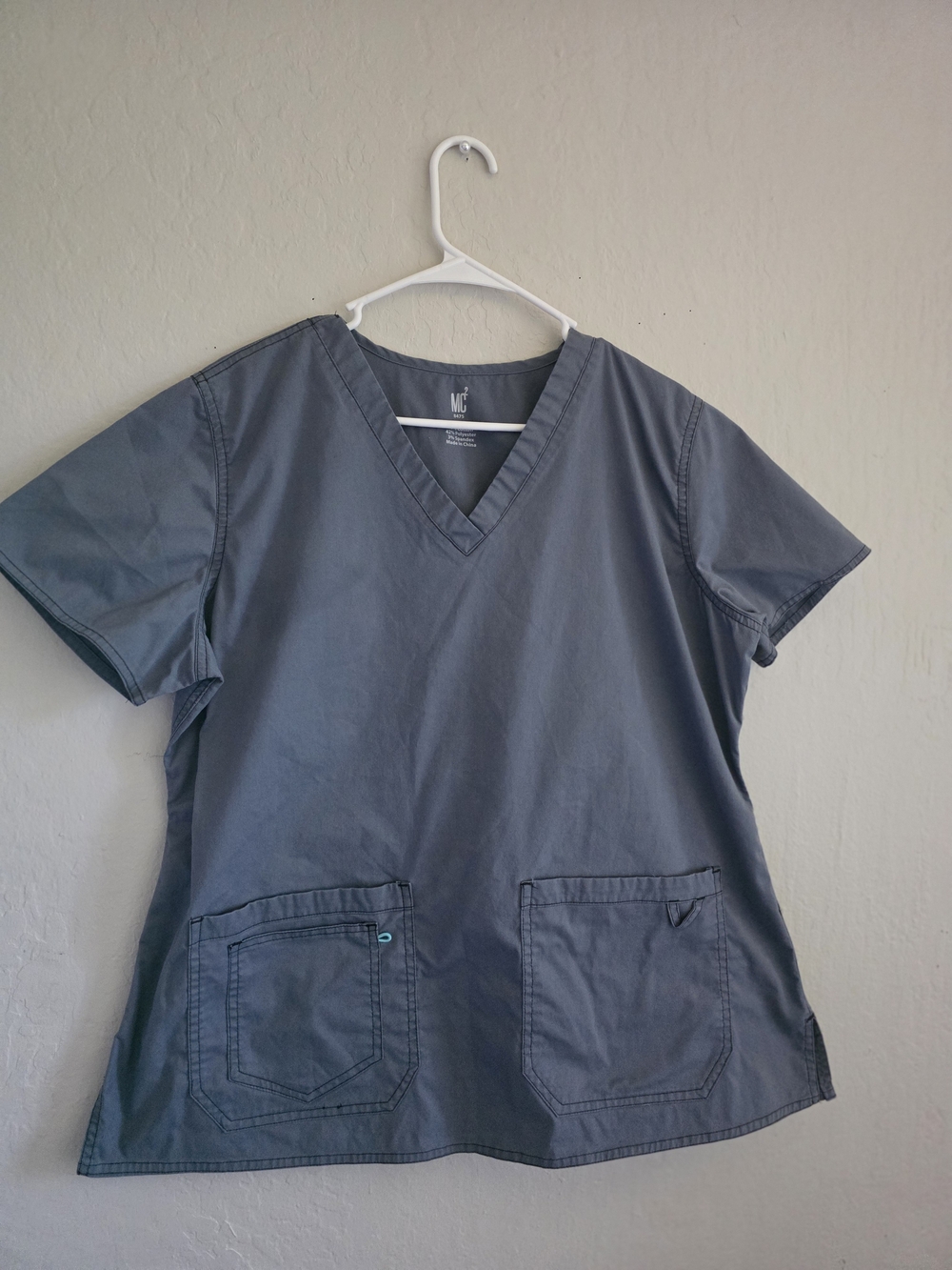 Filipina Médica Lisa Gris MC² (Med Couture)